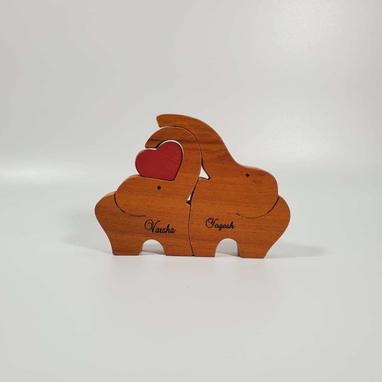 Wooden Elephant couple | Polished surface with shiny finish | Fungus Proof