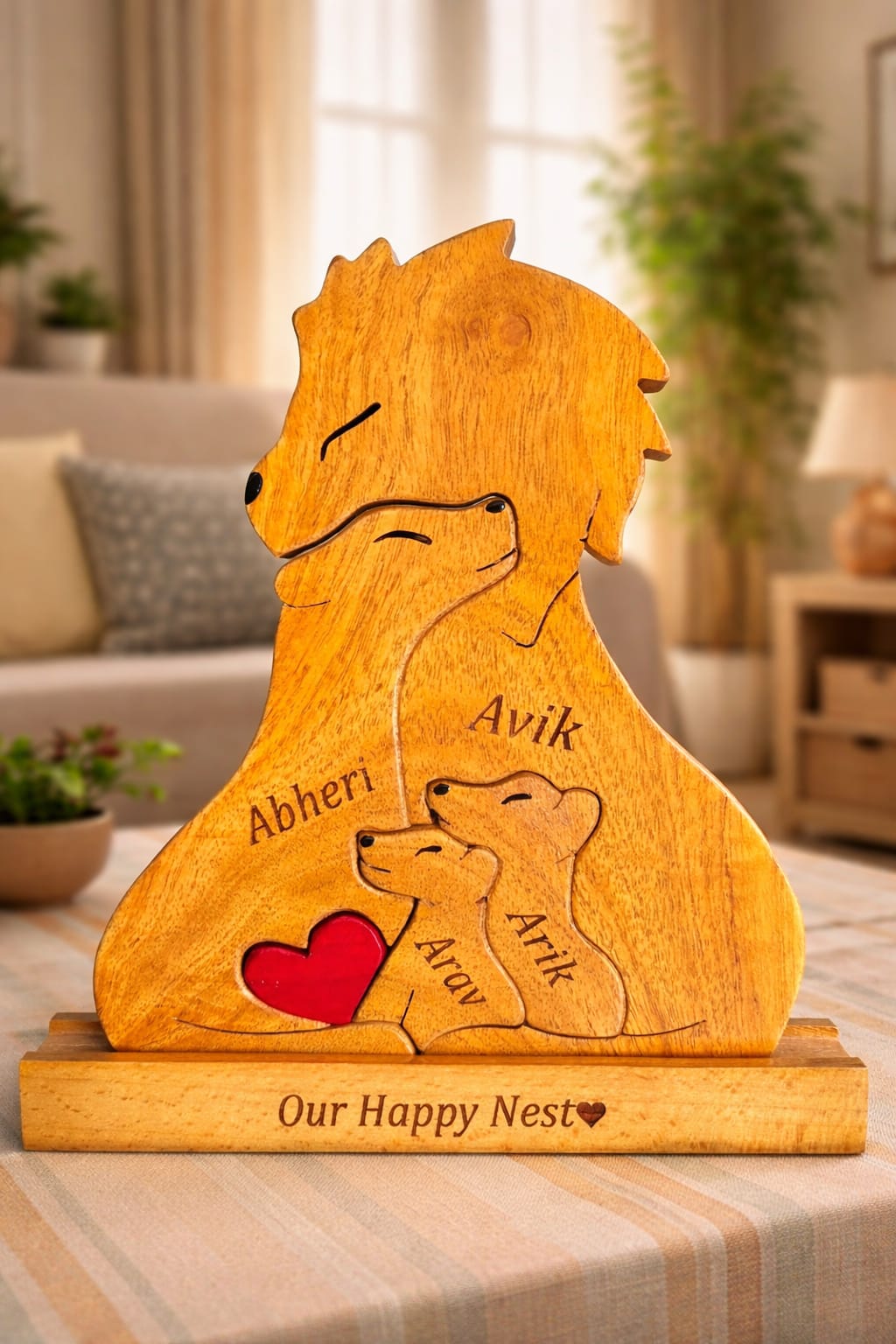 மூன்று குழந்தைகளுடன் சிங்க குடும்பம் நினைவு சின்னம்